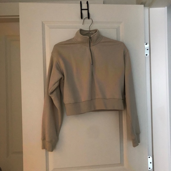 Cropped sweater - Picture 3 of 3